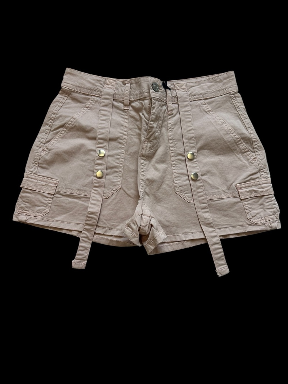 Women’s Utility Cargo Shorts in Light Beige